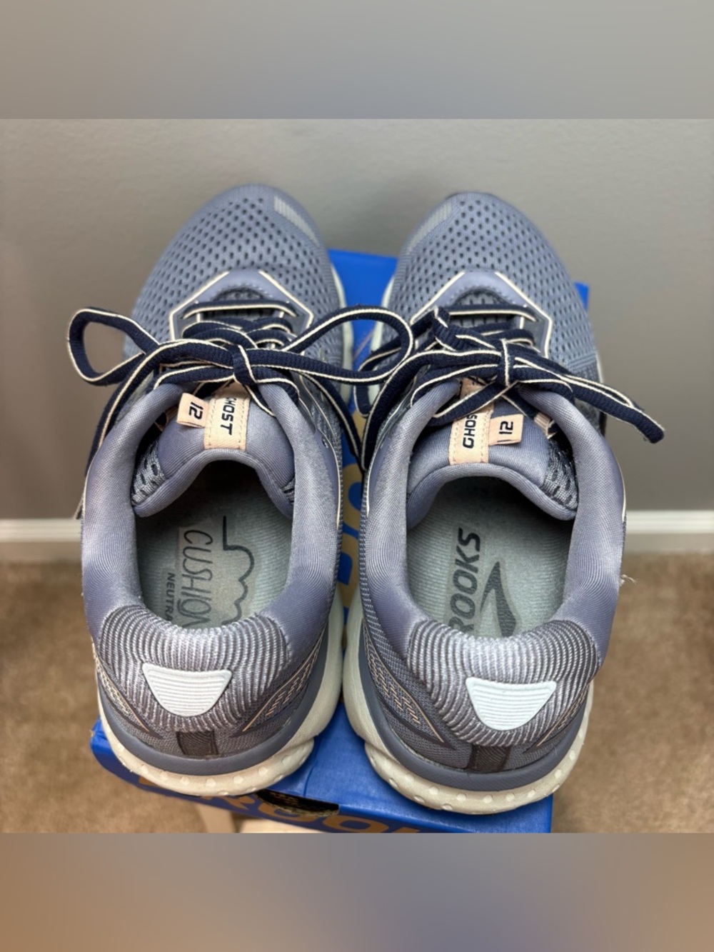 Brooks Ghost 12 Women’s Running Sneaker Sz 6 Greyish Lilac w Pink and Grey - Picture 5 of 9